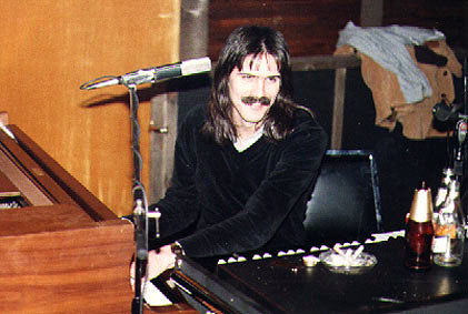 Mac Playing